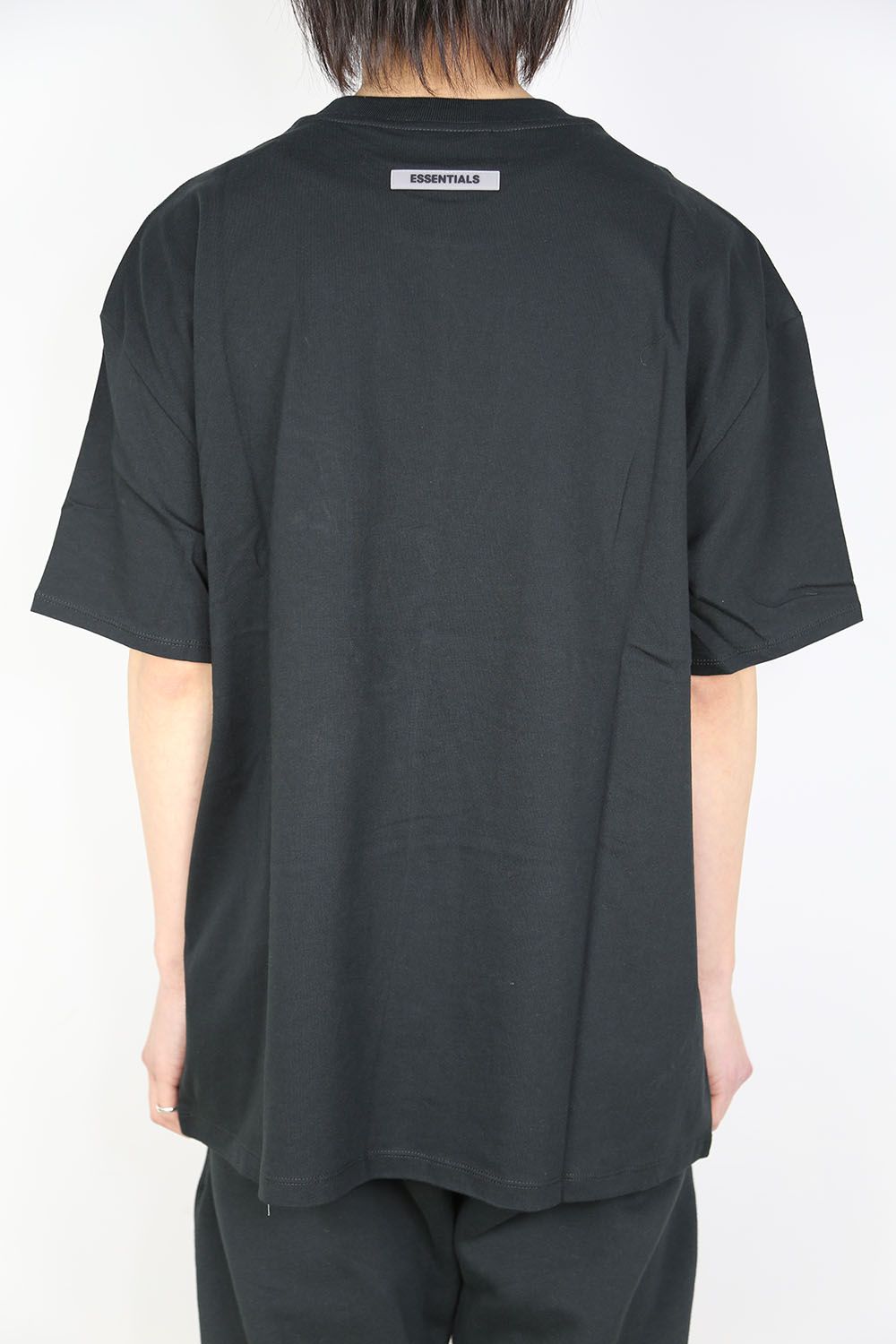 FRONT LOGO S/S TEE / ブラック