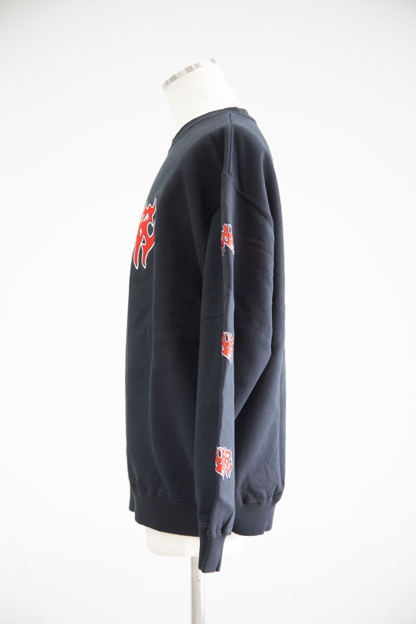 METAL CREWNECK SWEATSHIRT / ブラック