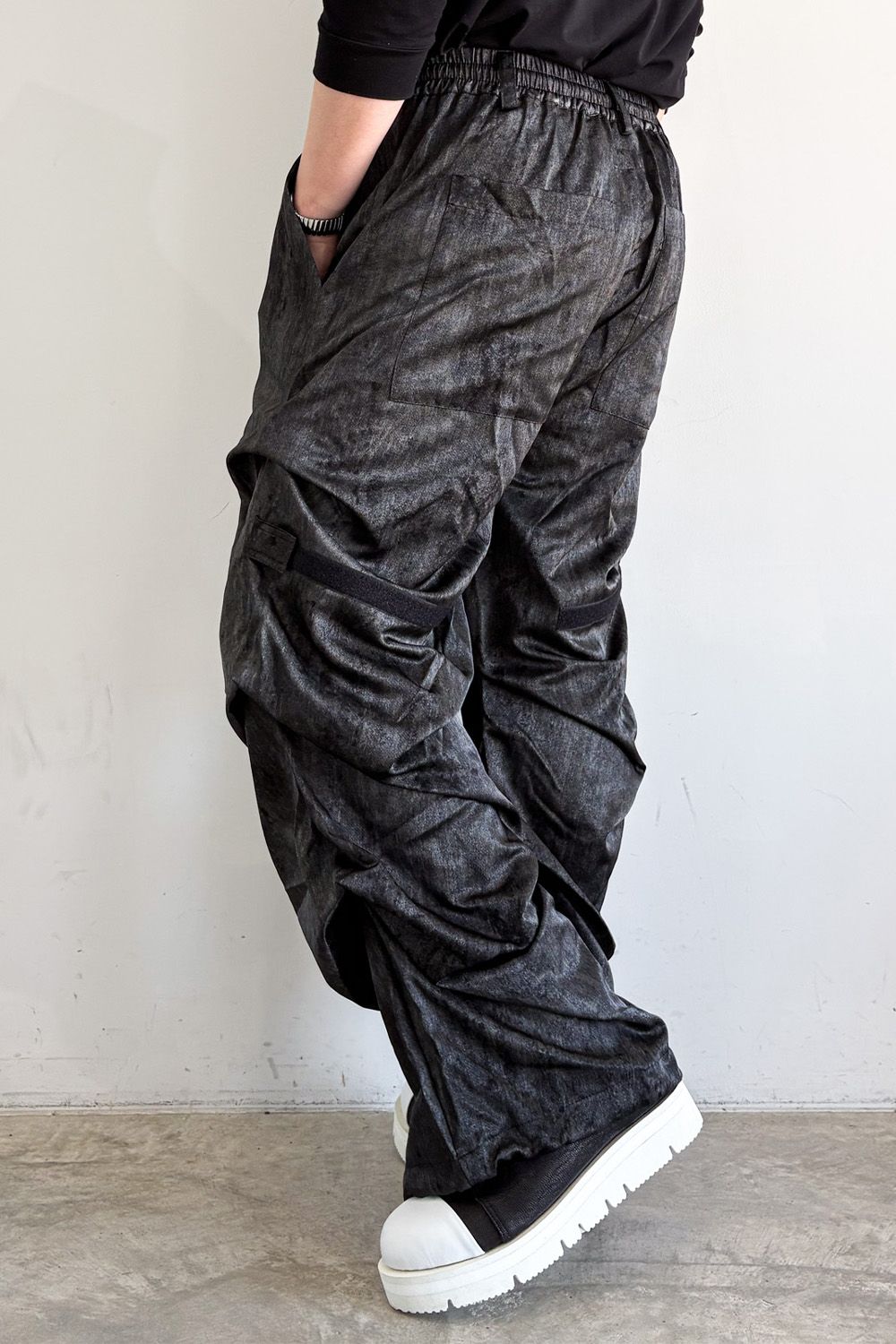 TUCK WIDE / ブラック