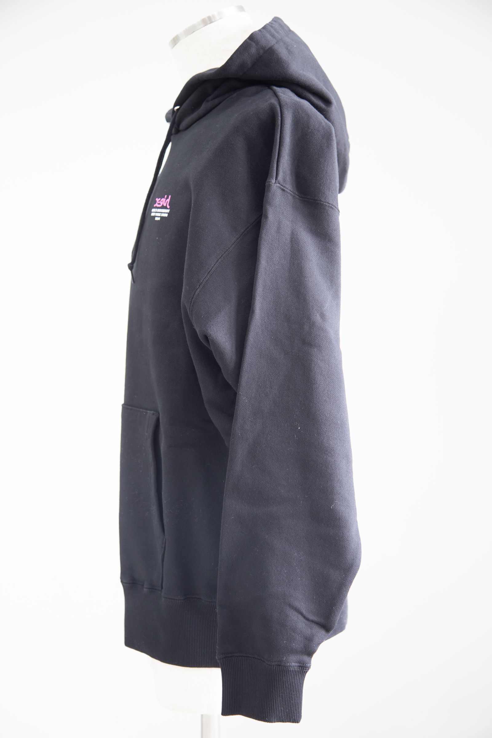 X-girl FACE POSTER SWEAT HOODIE / ブラック