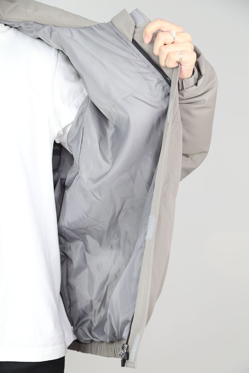 PUFFER JACKET / チャコール