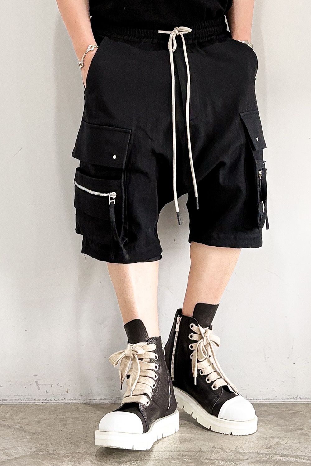 CARGO SHORTS / ブラック