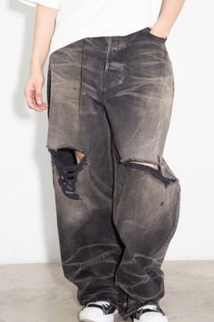 Damaged Buggy Denim Jeans / ブラック
