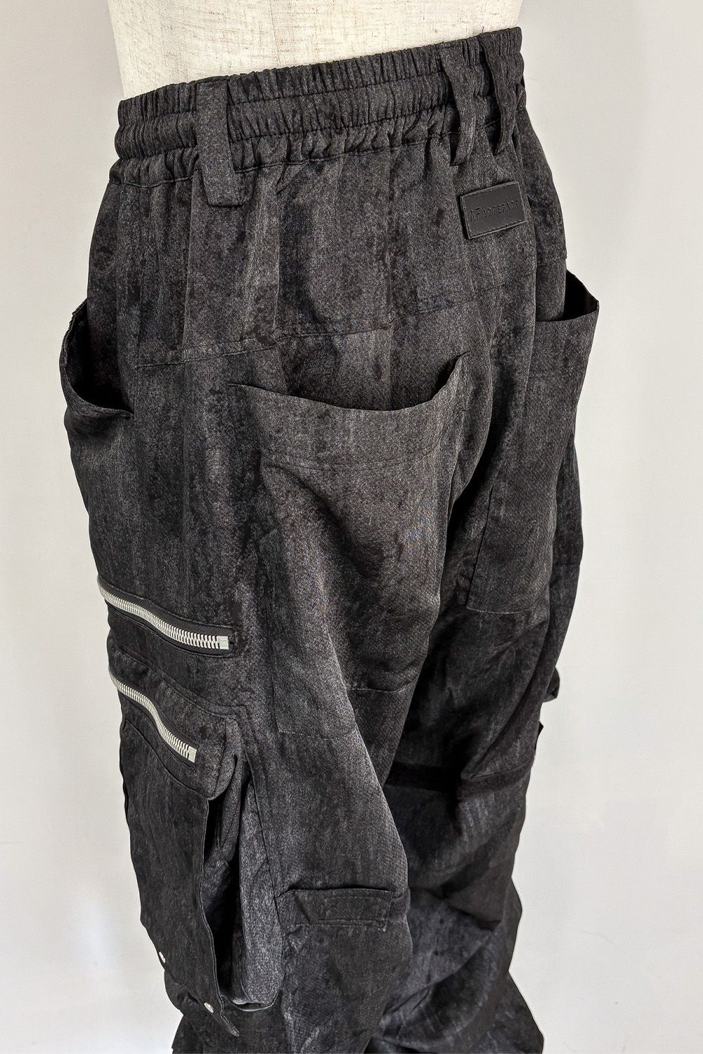 ABSTRACT CARGO TUCK WIDE / ブラック
