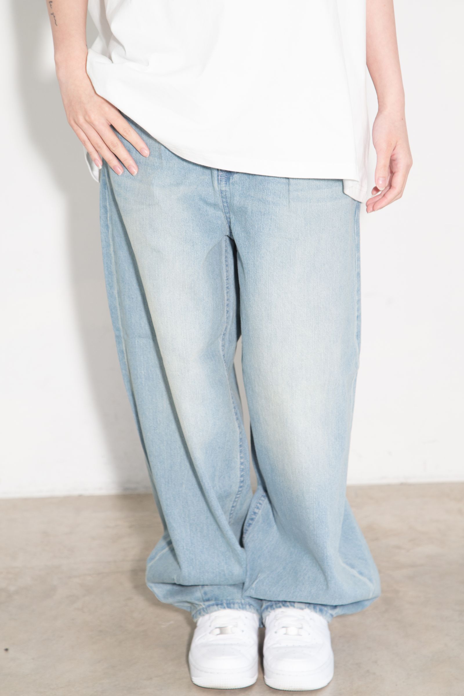 TUCK WIDE LEG DENIM PANTS / ライトインディゴ