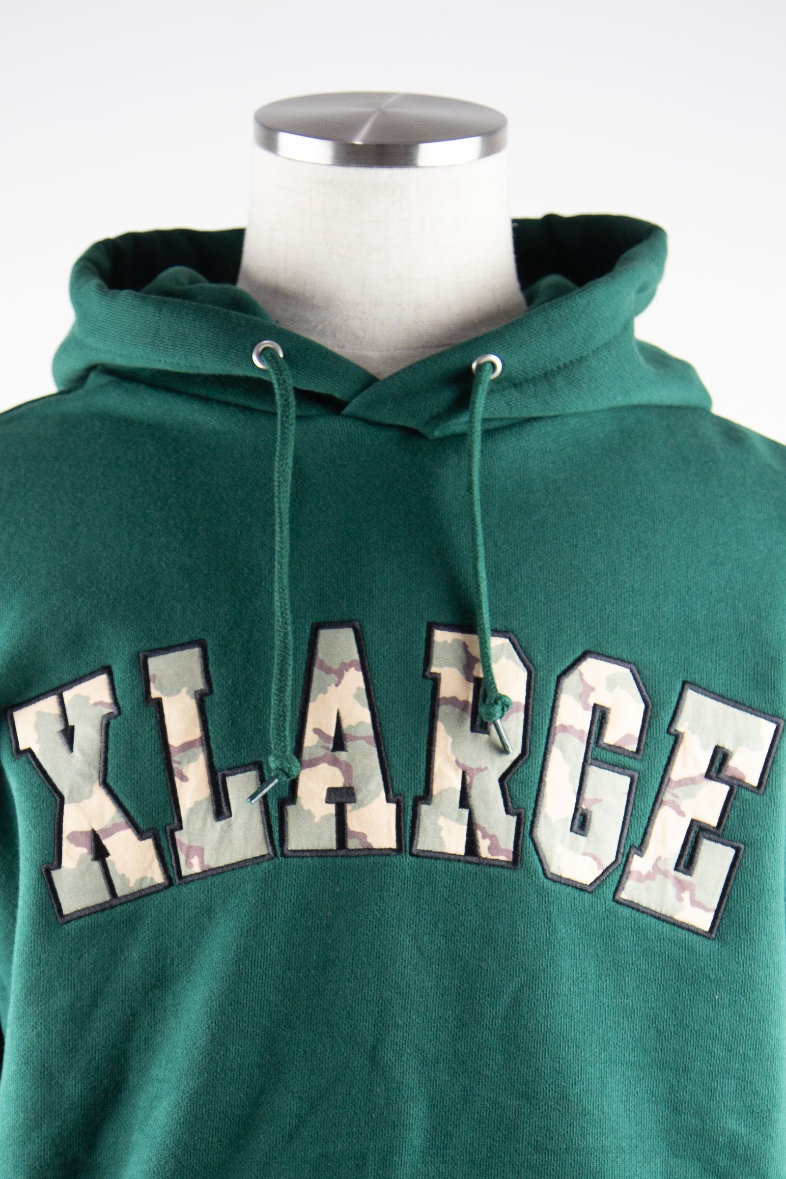 XLARGE - CAMO LOGO PULLOVER HOODED SWEAT / グリーン | Tempt