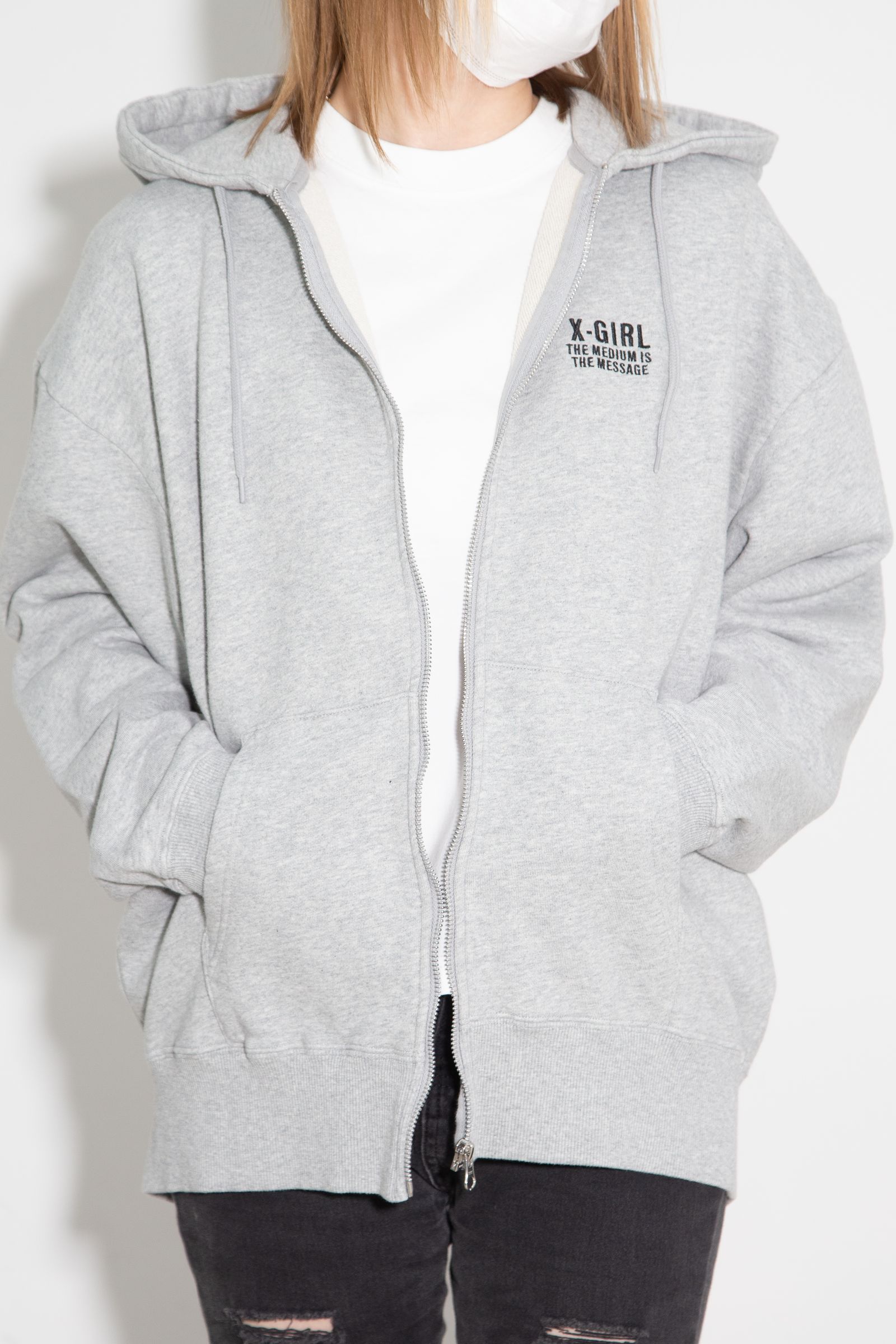 CIRCLE MESSAGE AND FACE ZIP UP SWEAT HOODIE / アッシュ