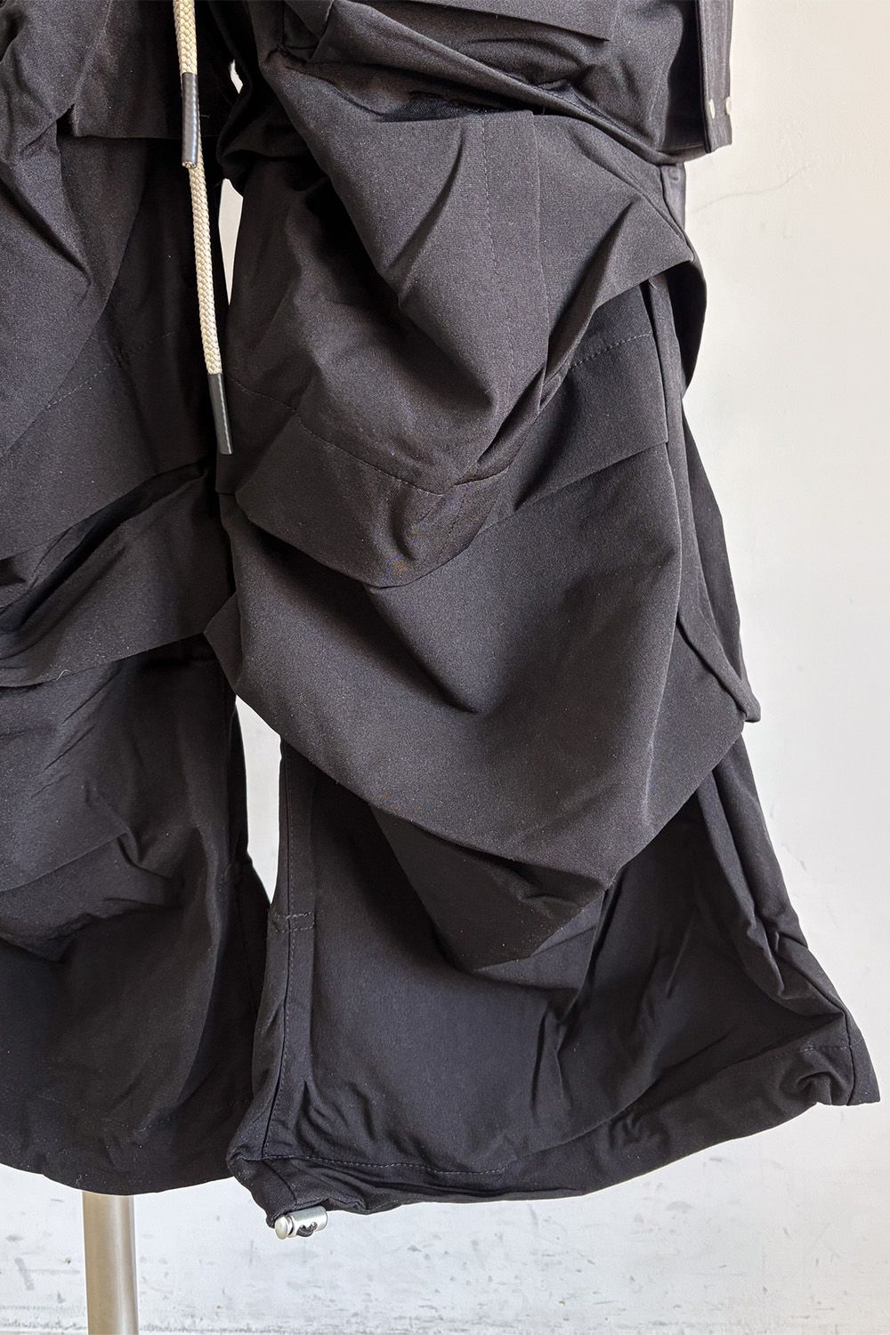 CARGO TUCK WIDE / ブラック