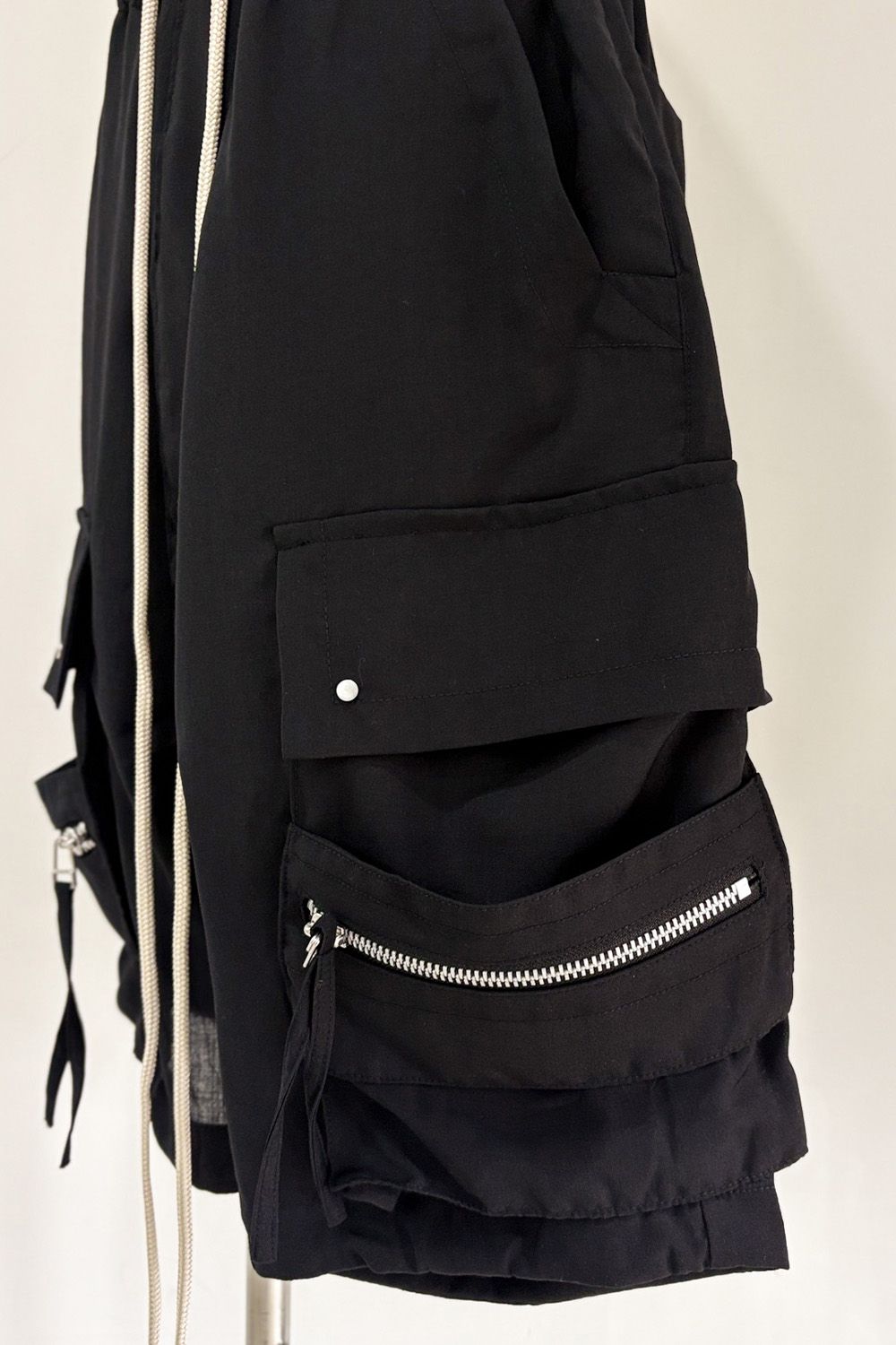 CARGO SHORTS / ブラック