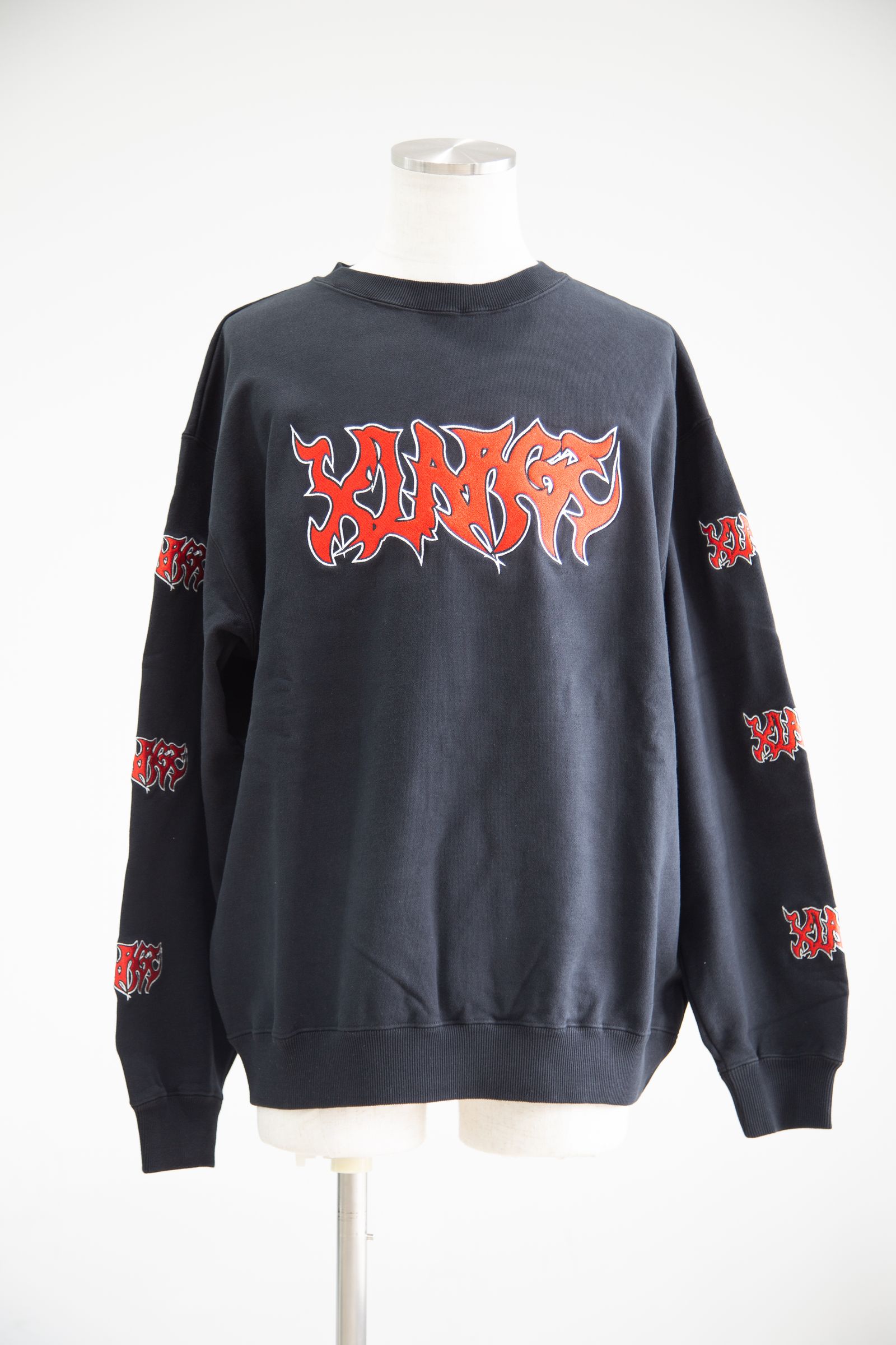METAL CREWNECK SWEATSHIRT / ブラック