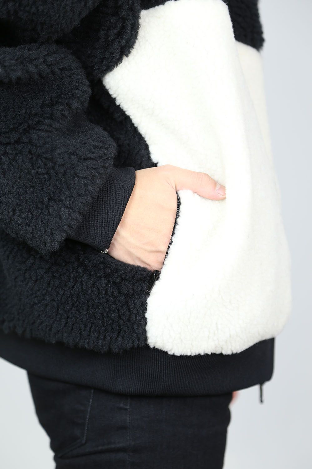 REVERSIBLE BOA BLOUSON / パンダ