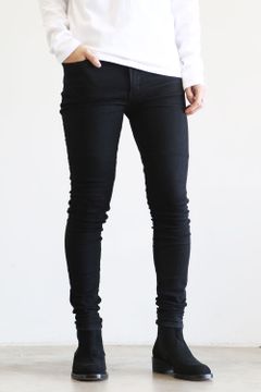 VETEMENTS ロゴコーデ