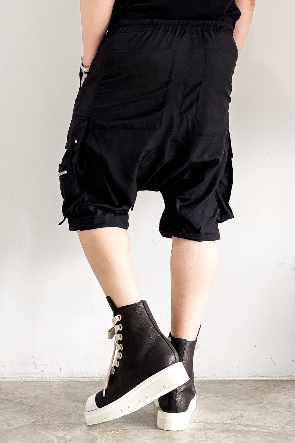 CARGO SHORTS / ブラック
