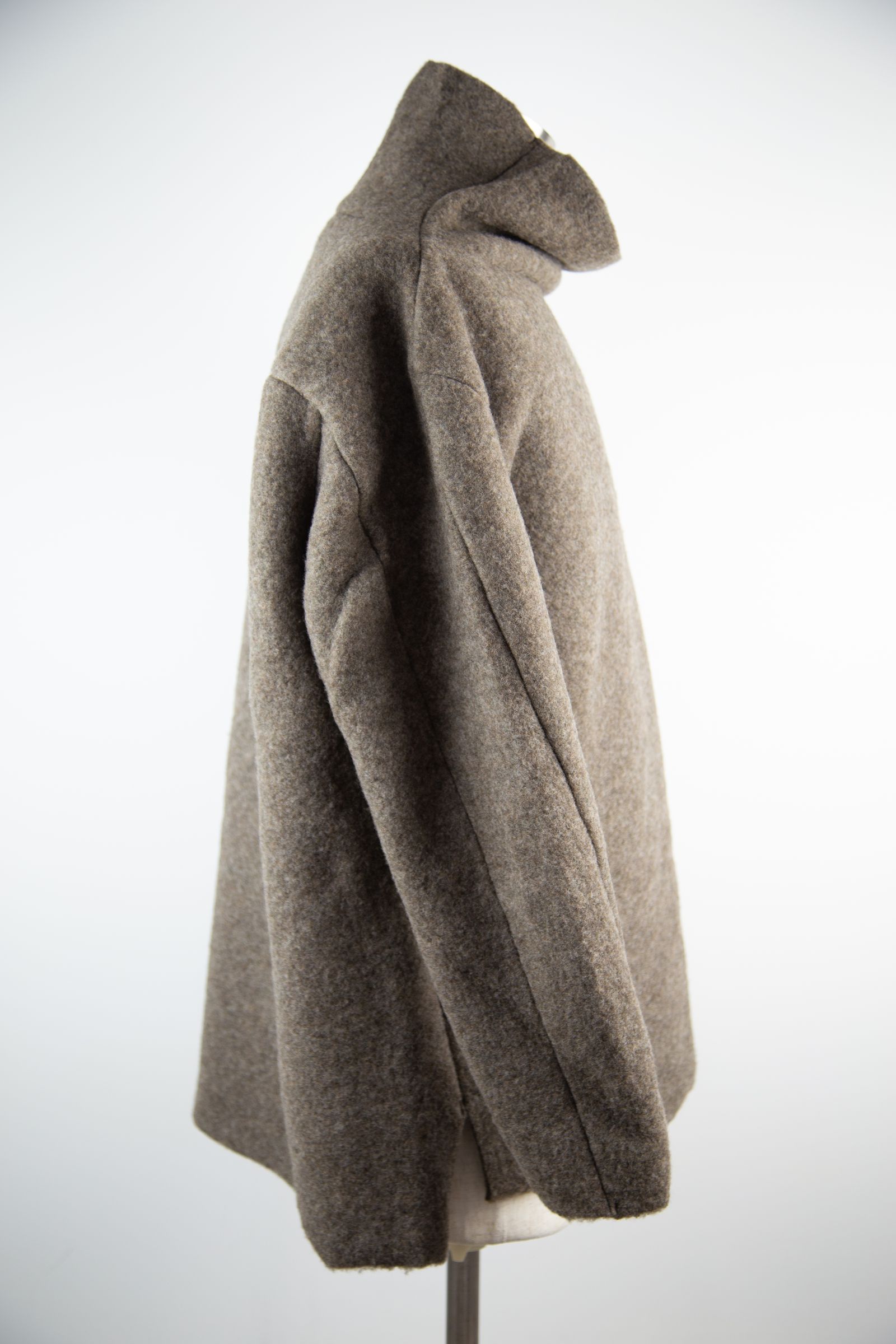 WO FLEECE BOTTLE NECK PULLOVER / ブラウン
