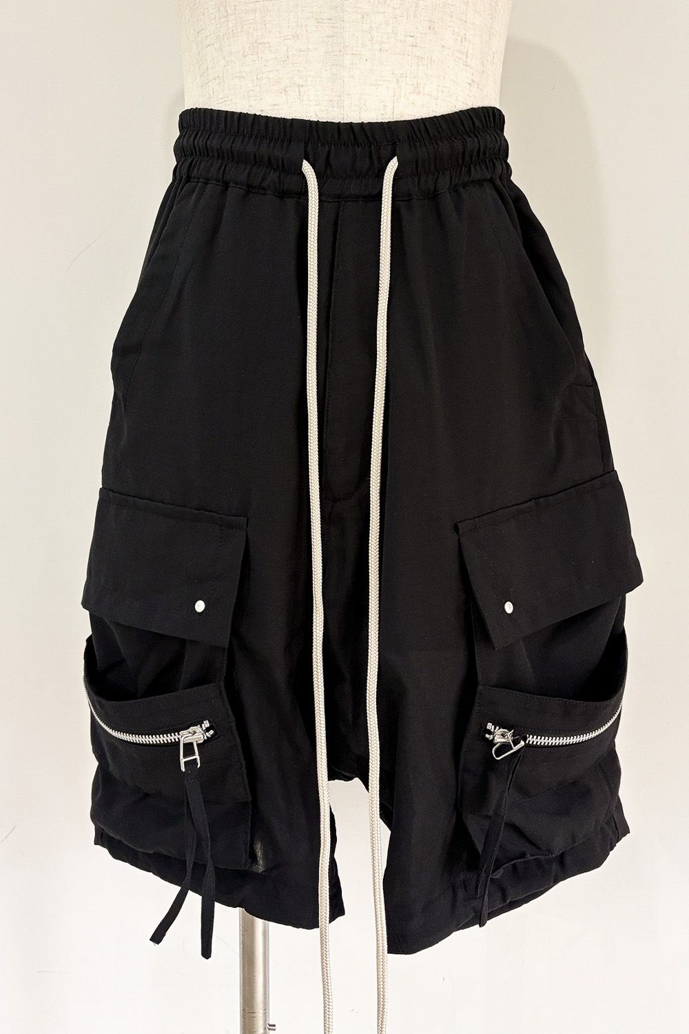 CARGO SHORTS / ブラック
