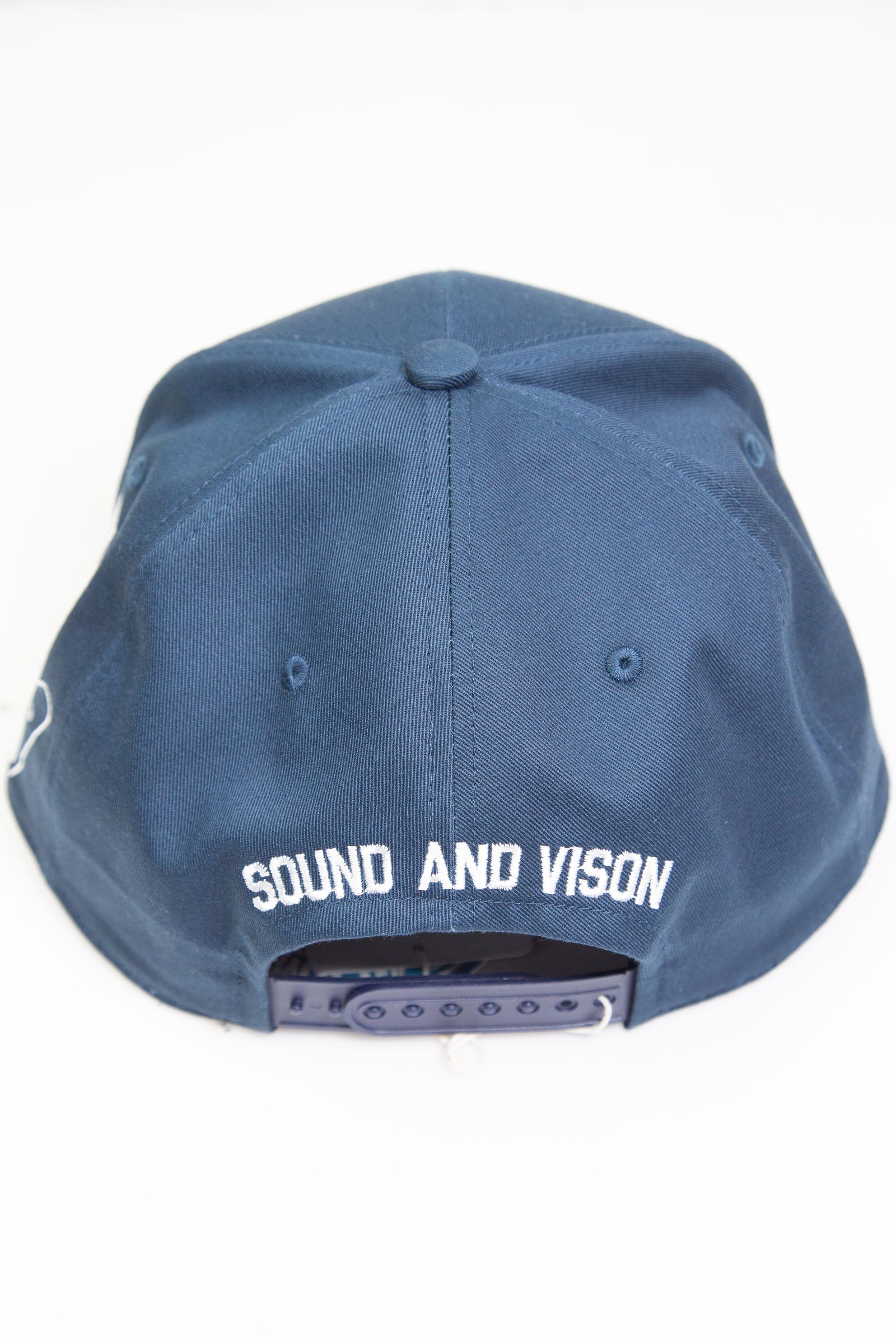 [購入は1人1点まで] HYS GUITAR GIRL刺繍 キャップ / ネイビー