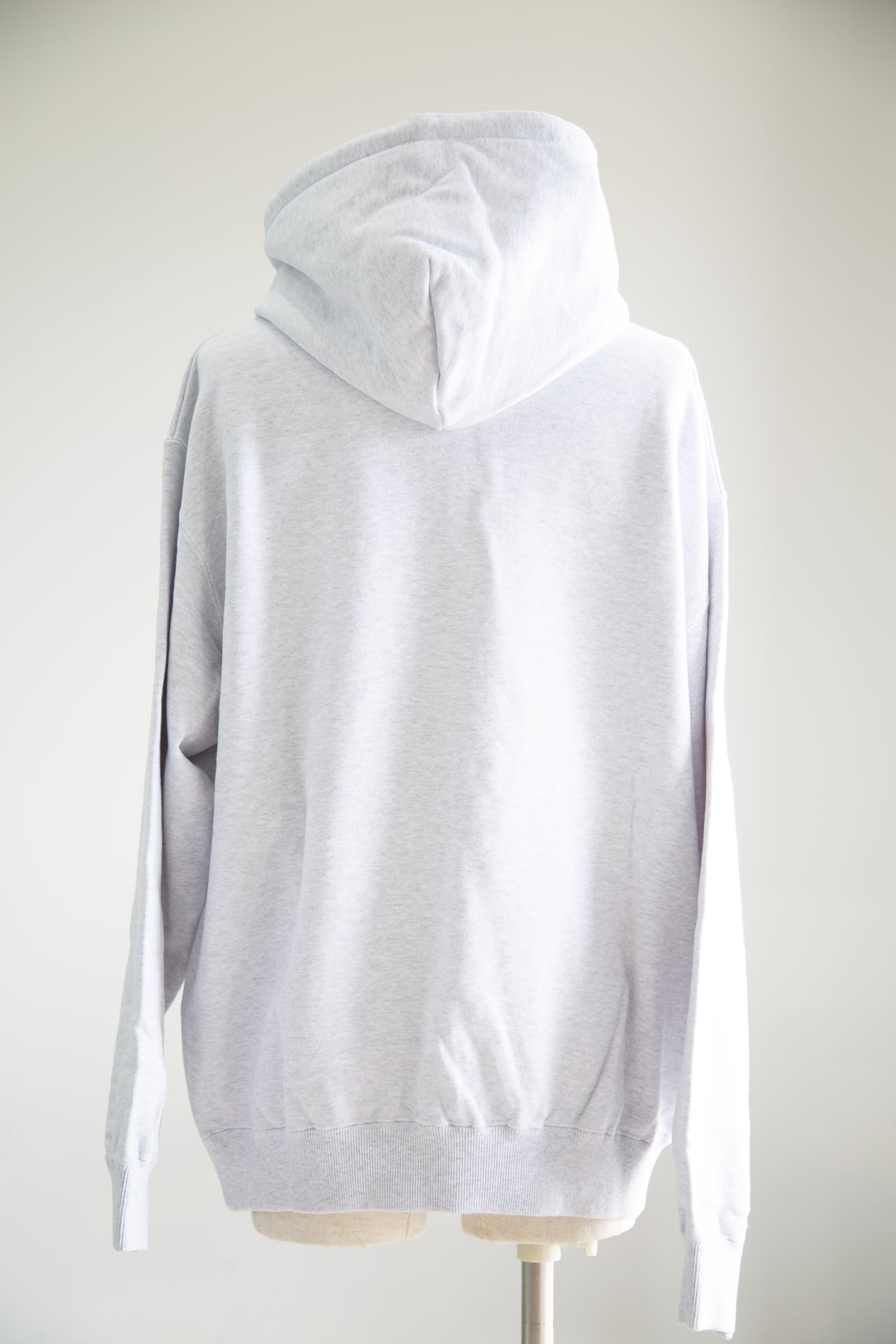 ARCH LOGO HOODED SWEATSHIRT / アッシュ