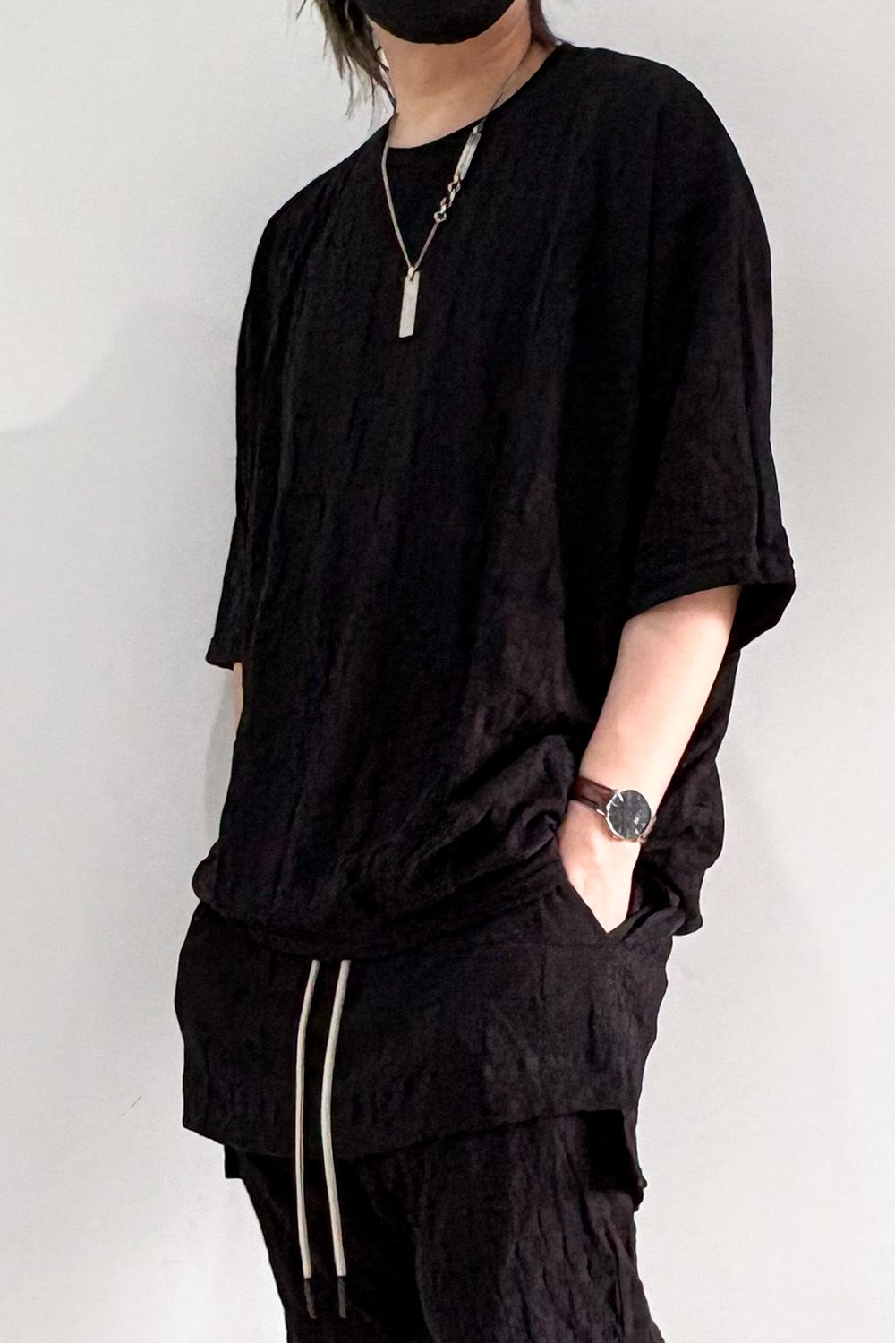 GRADIENT PLAID PATTERN DOLMAN TEE / ブラック