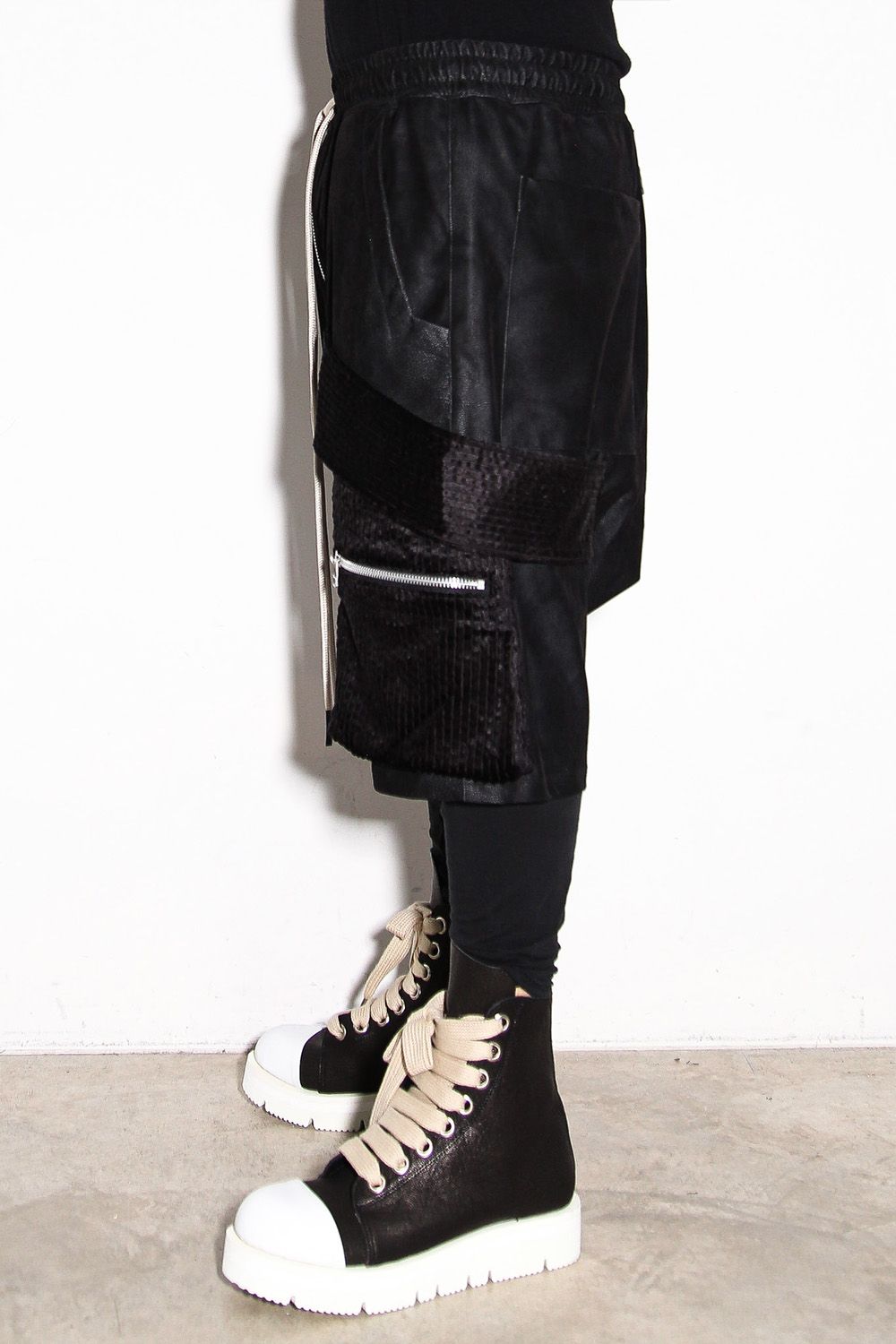 シンセティックレザーベルトカーゴショーツ / BELT CARGO SHORTS / ブラック / ag-12052