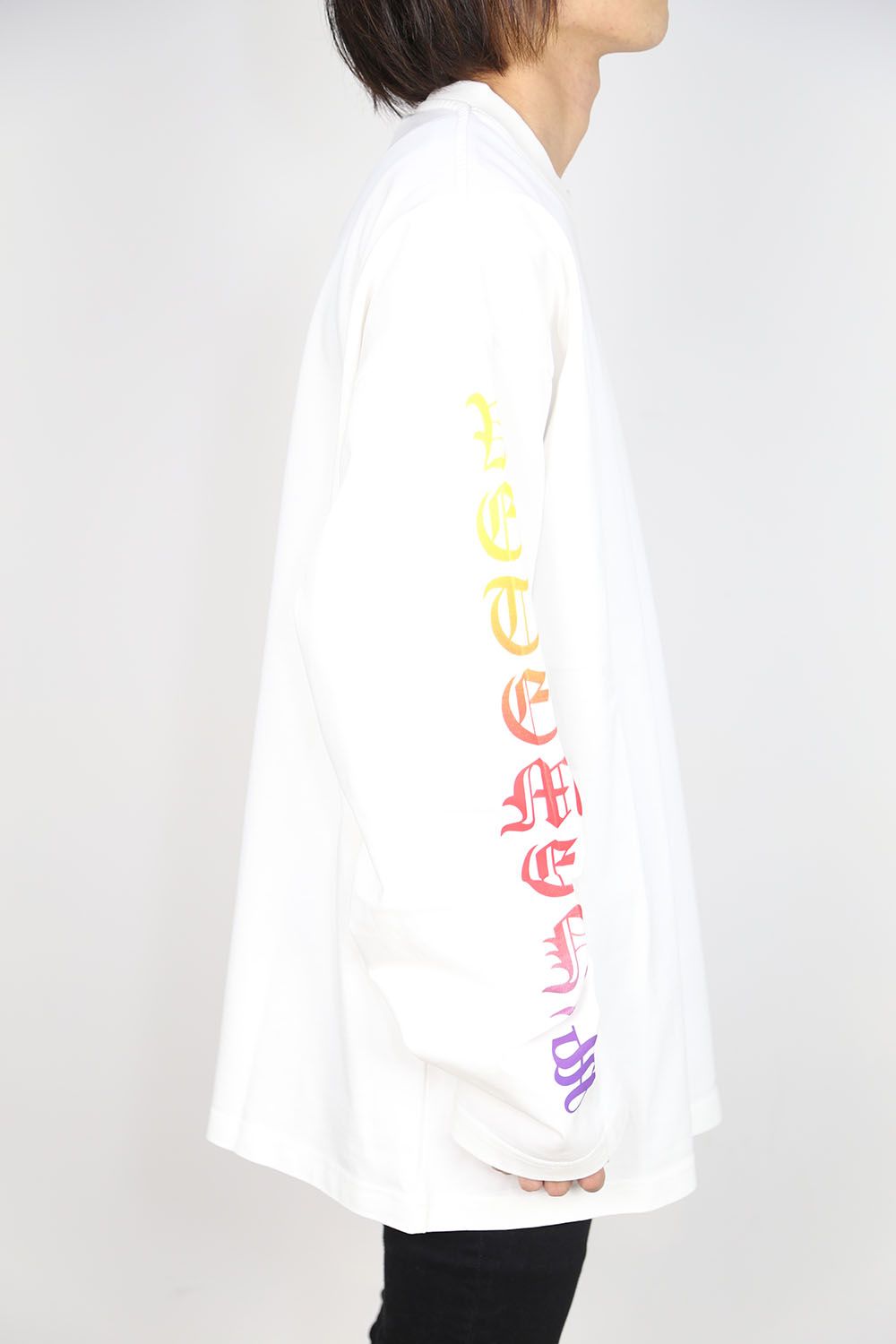 DEGRADE GOTHIC LOGO LONG SLEEVE / ホワイト