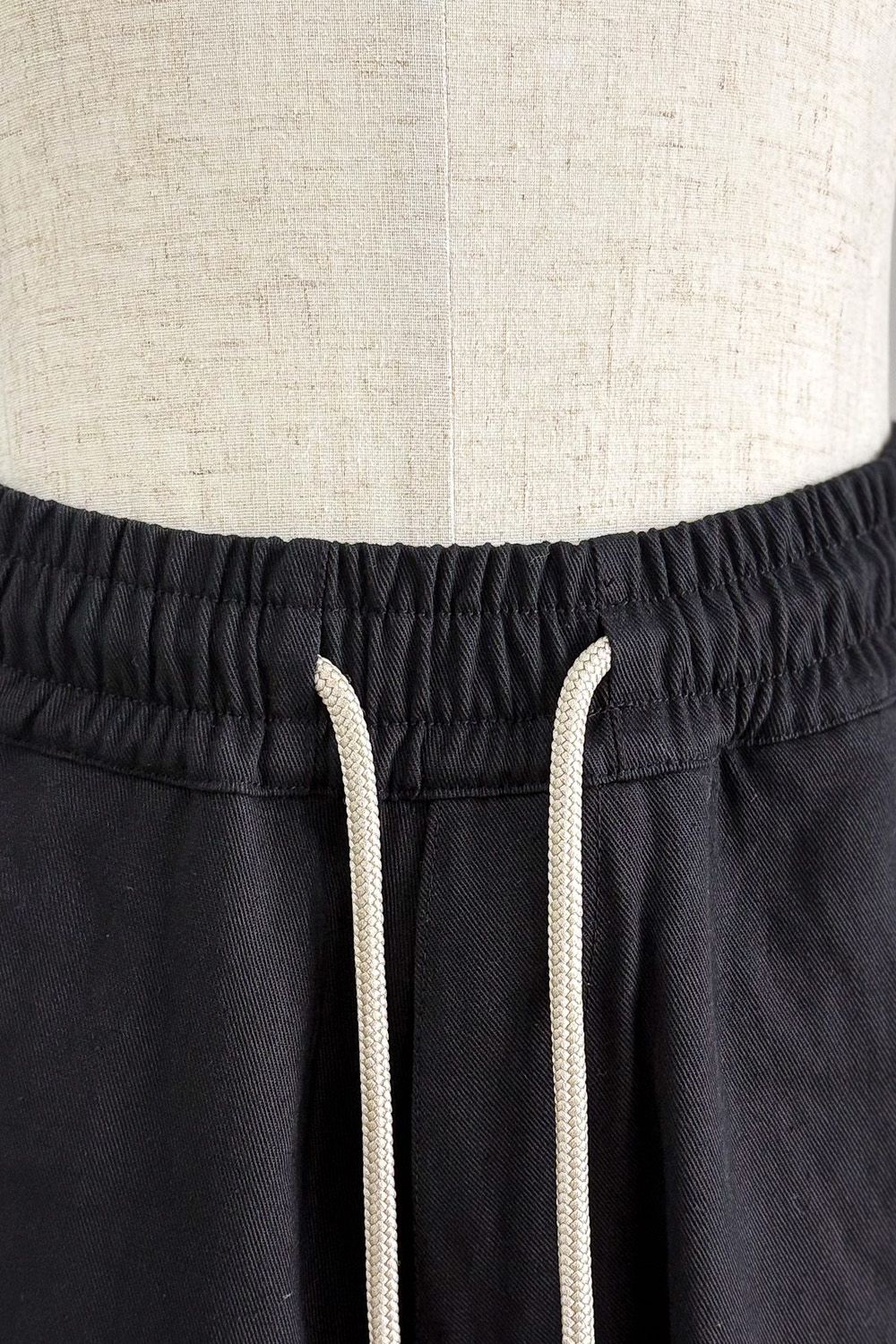CARGO SHORTS / ブラック