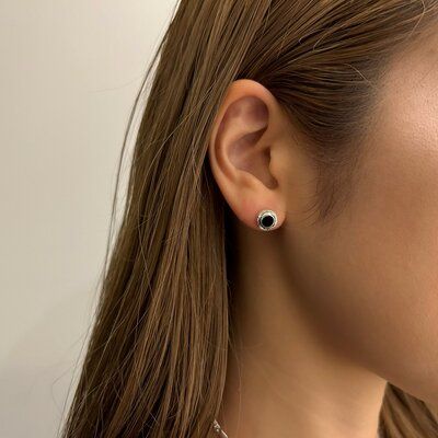 Round Stone Pierce / ブラック