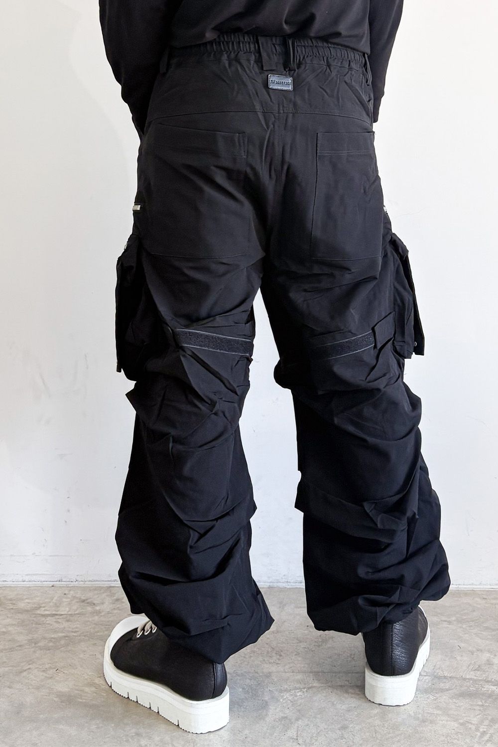 CARGO TUCK WIDE / ブラック