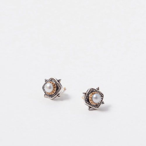 Cyclades Small Stud Square Earrings（Pearl） / GA004