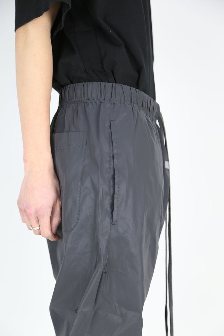 FOG ESSENTIALS - TRACK NYLON PANTS / ブラック | Tempt