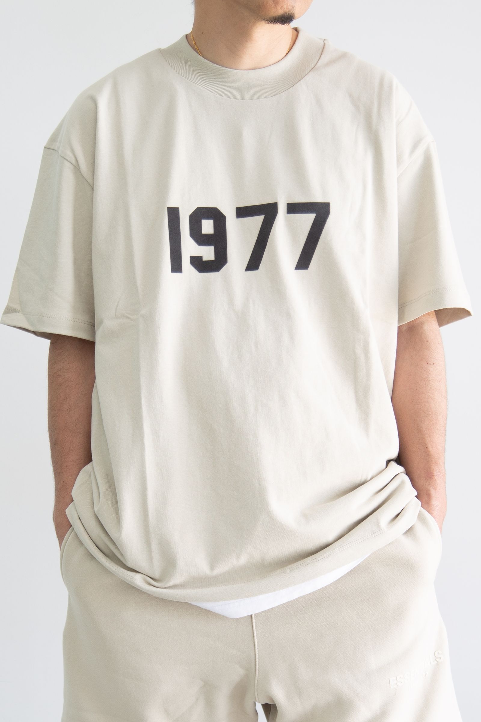 FOG ESSENTIALS - 22SS 1977 S/S TEE / ウィート | Tempt