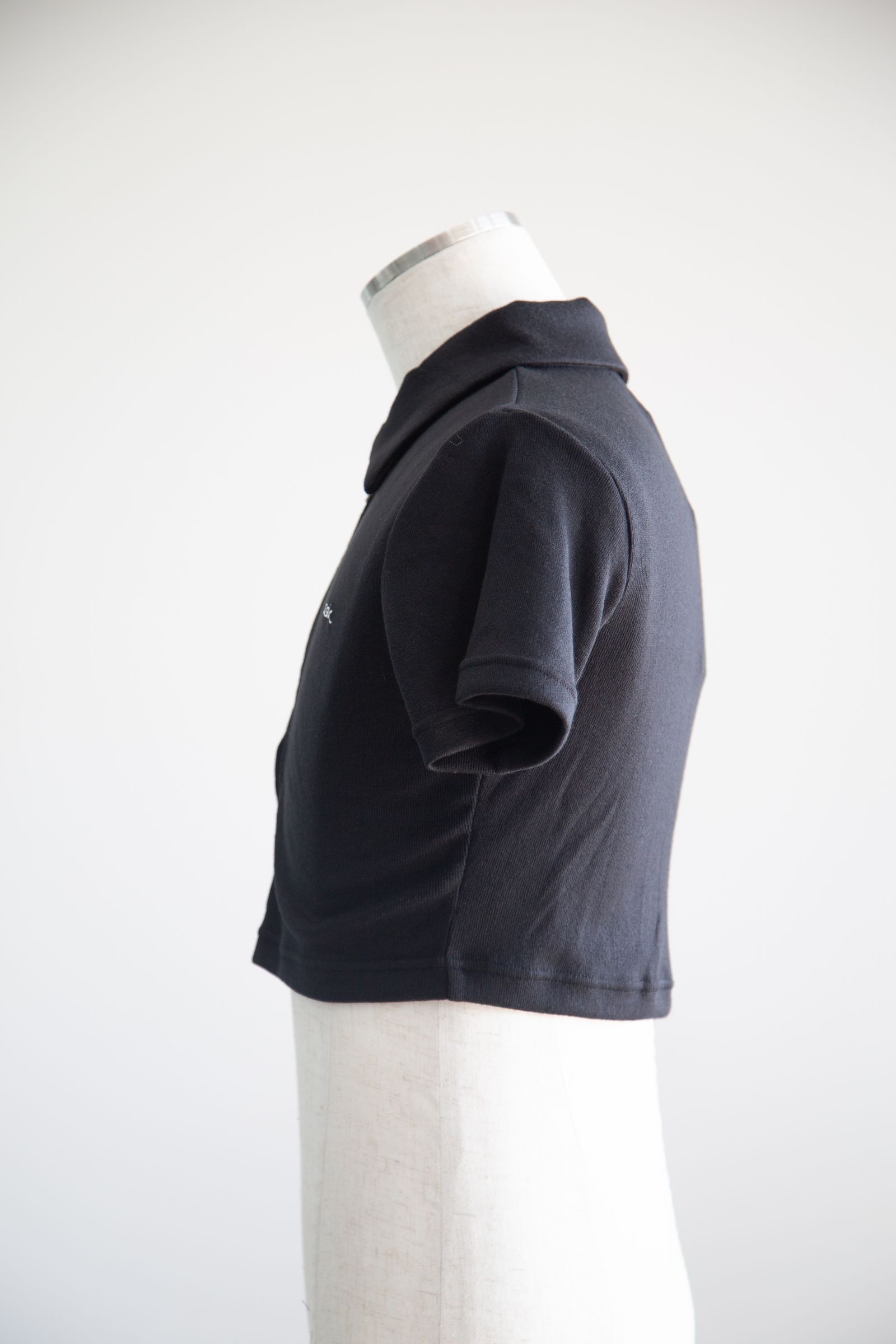 ZIP UP TOP / ブラック