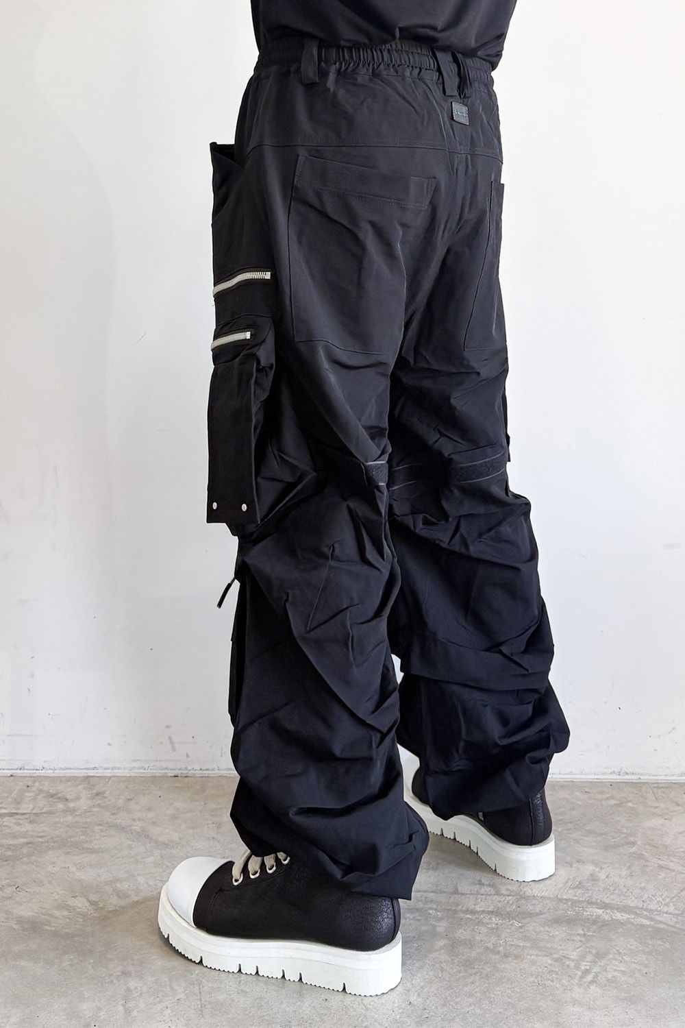 CARGO TUCK WIDE / ブラック