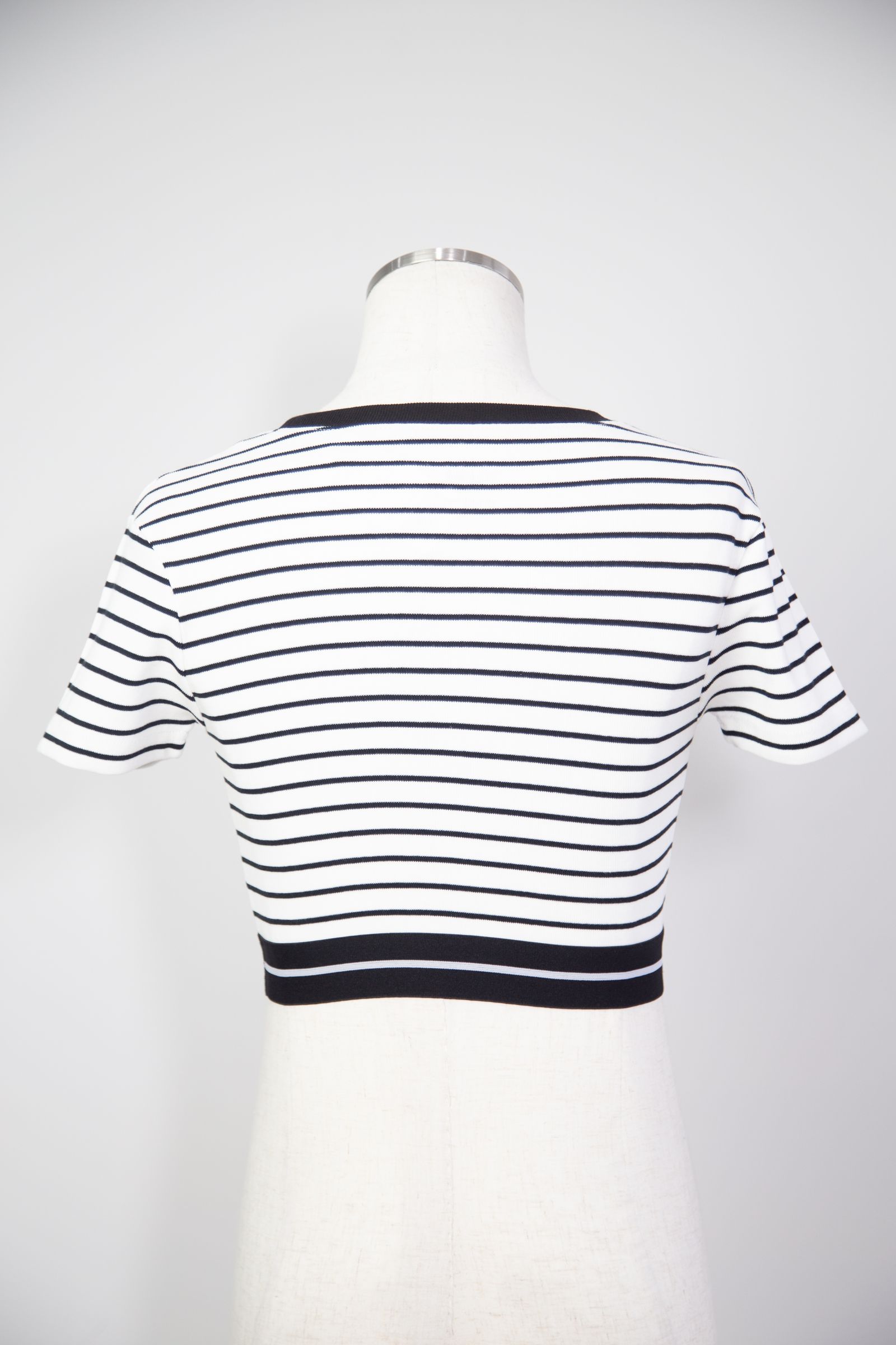 LOGO AND STRIPE CROPPED S/S TOP / マルチ