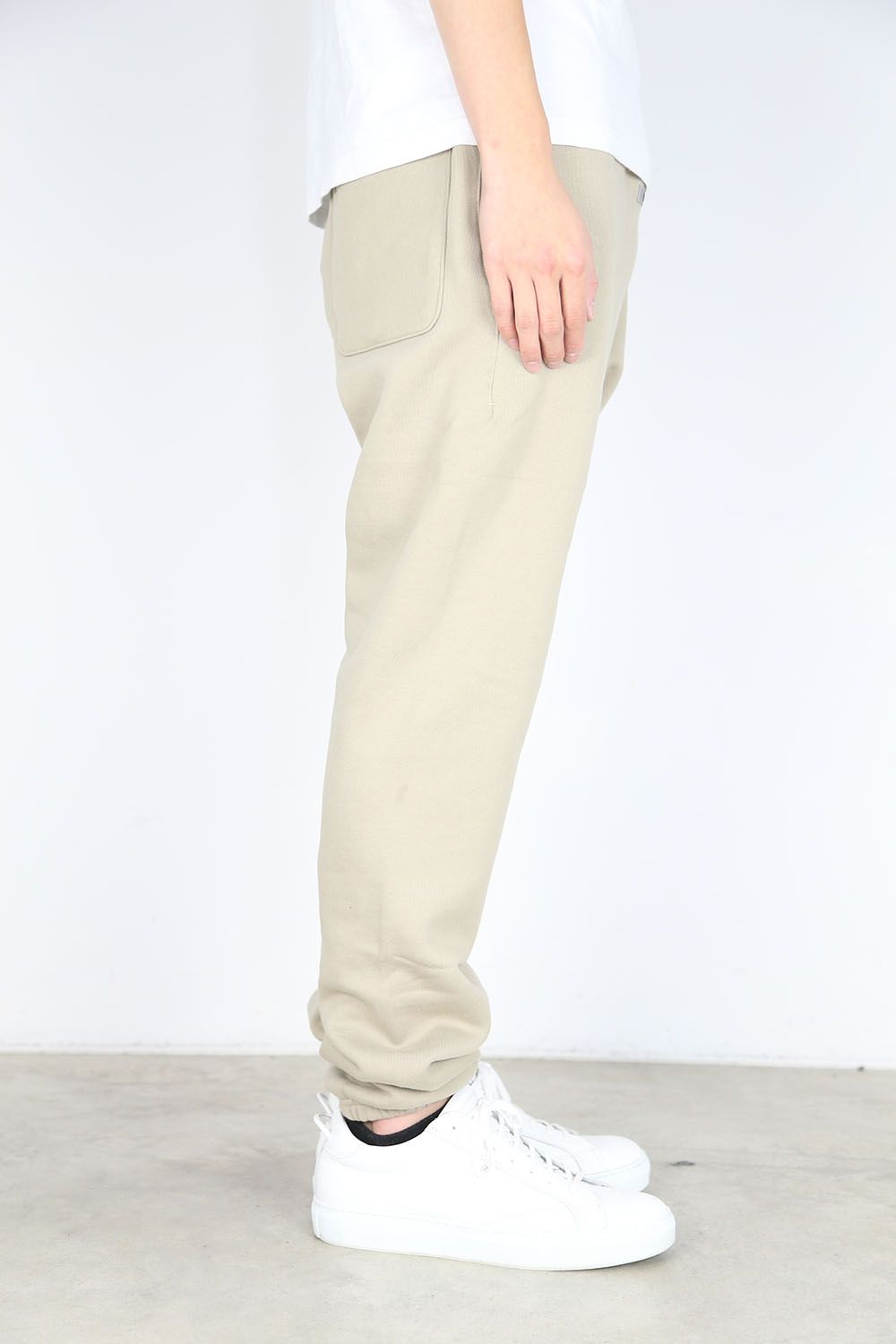 FRONT LOGO REFLECTOR SWEAT PANTS / タン