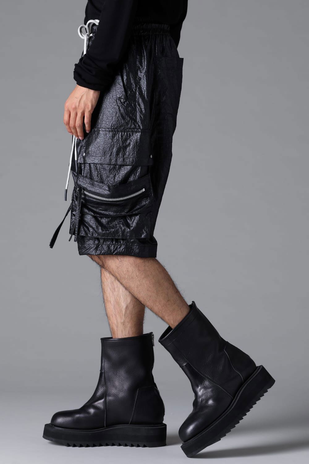 CARGO SHORTS / ブラック