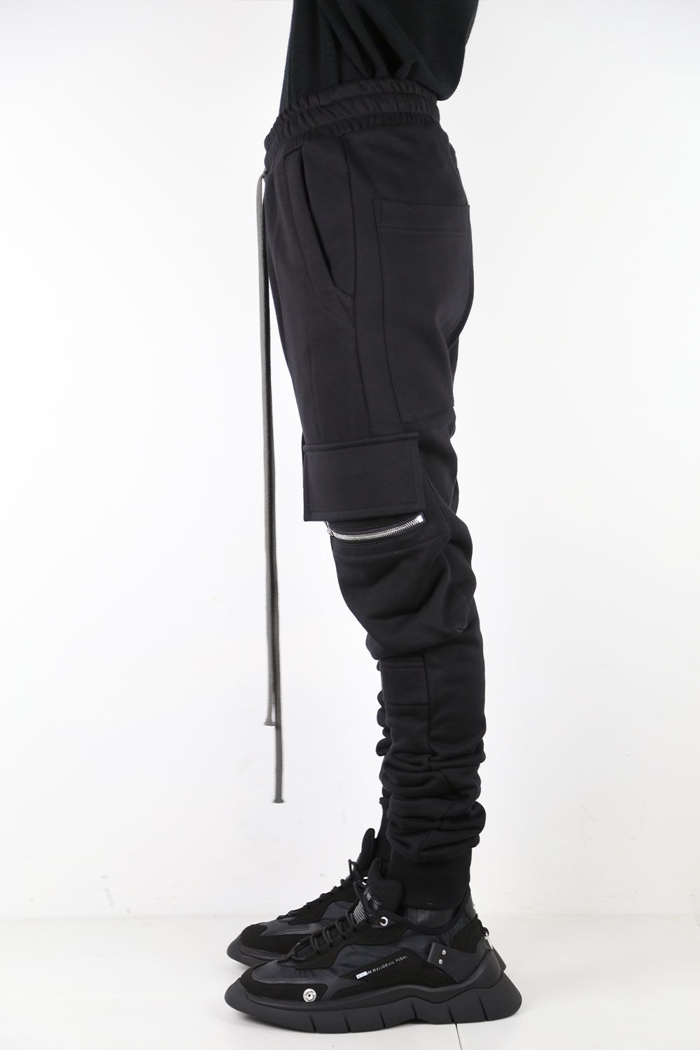 スウェッターカーゴスリムロングパンツ / SWEATER CARGO SLIM LONG PANTS / ブラック
