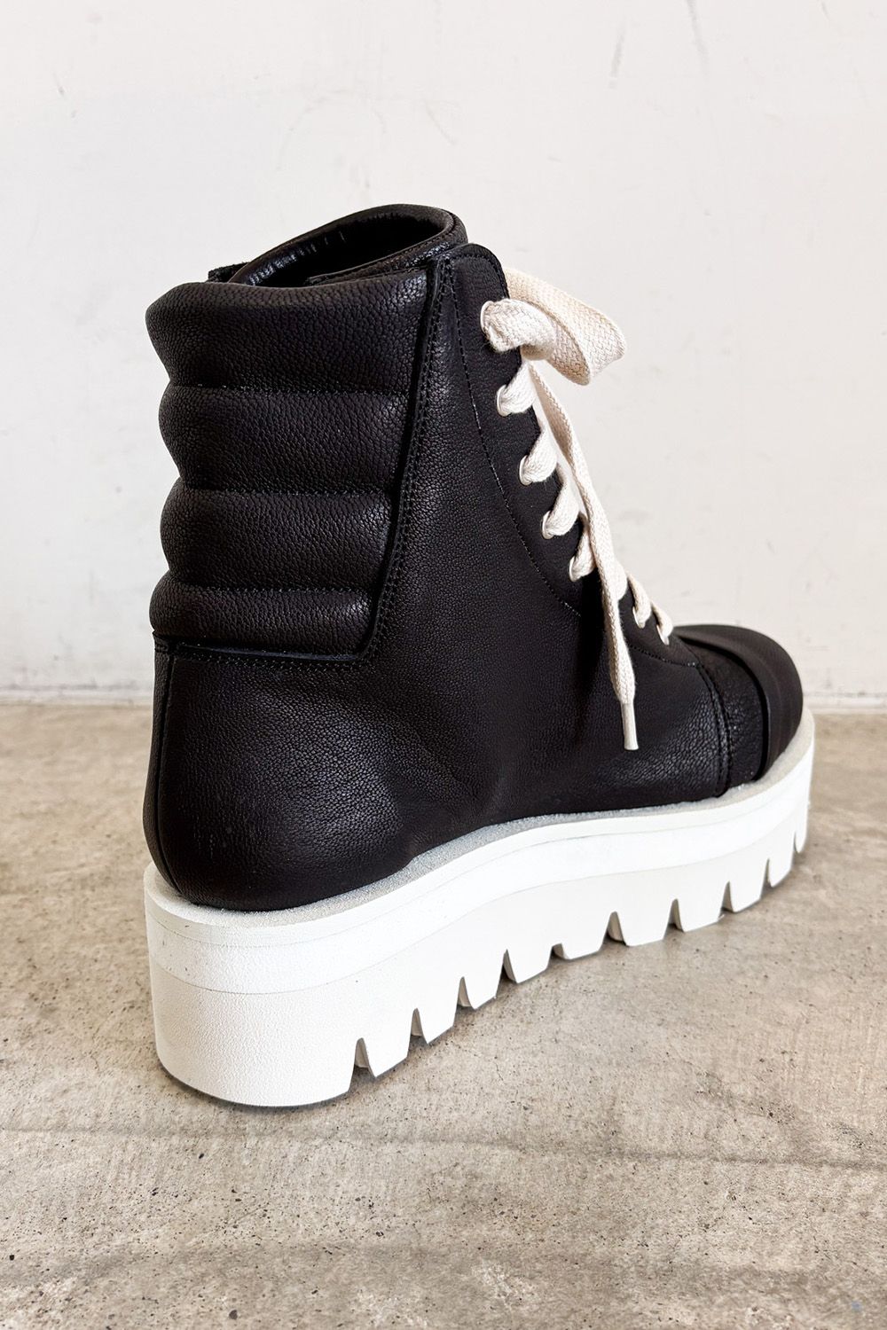 BOOTS / ブラック×ホワイト