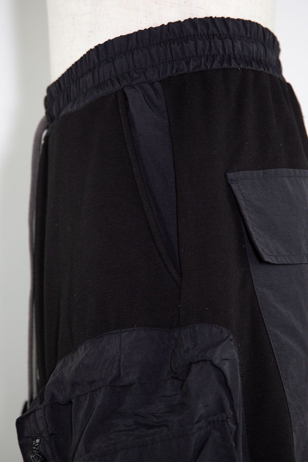 ナイロンコンビボンバーヒートショーツ / Nylon×Bomber Heat Shorts / ブラック