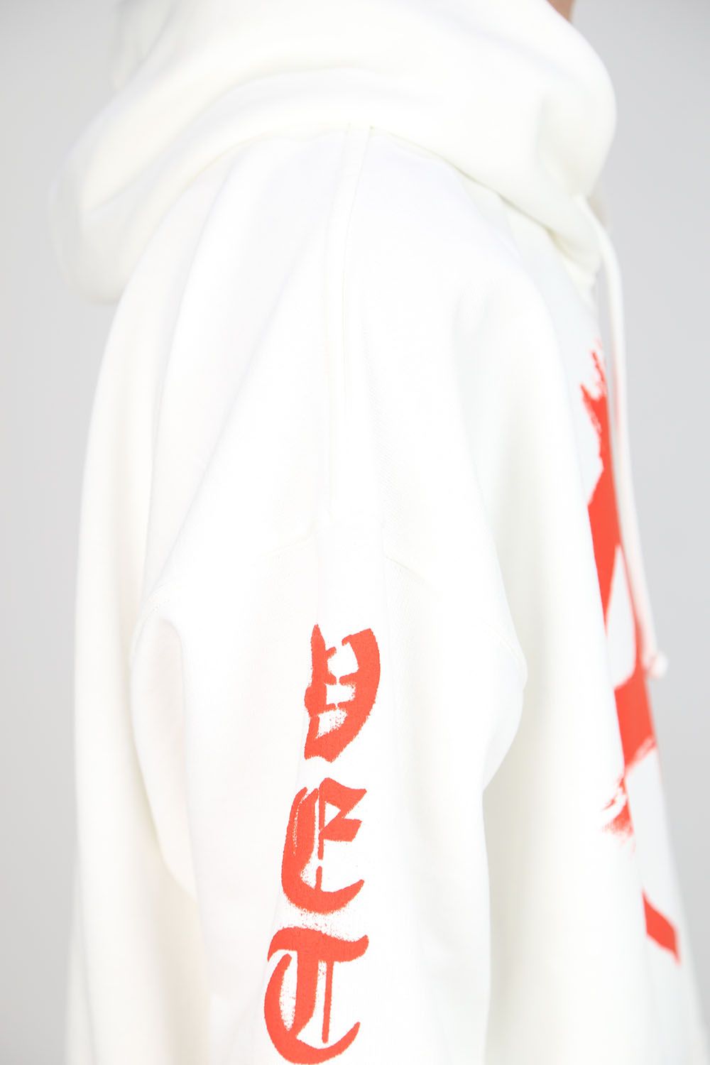 ANARCHY GOTHIC LOGO HOODIE / ホワイト×レッド