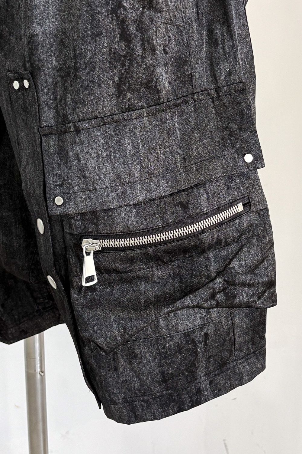 CARGO SHORTS / ブラック