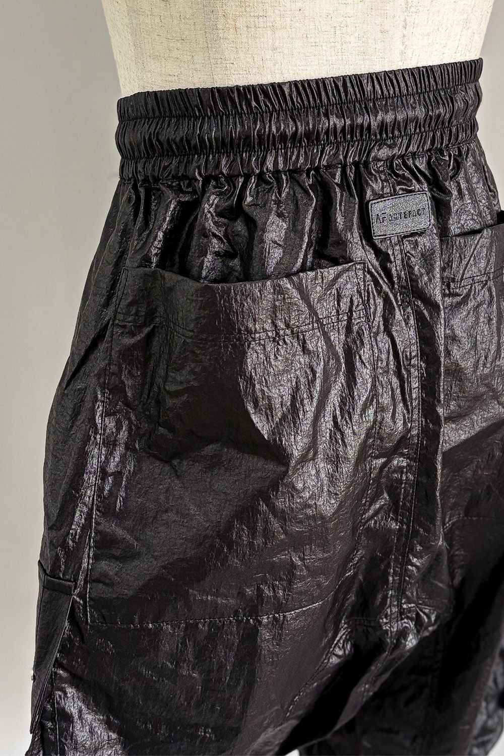 CARGO SHORTS / ブラック