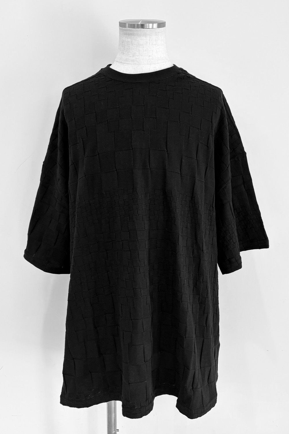 GRADIENT PLAID PATTERN JUMBO TEE / ブラック