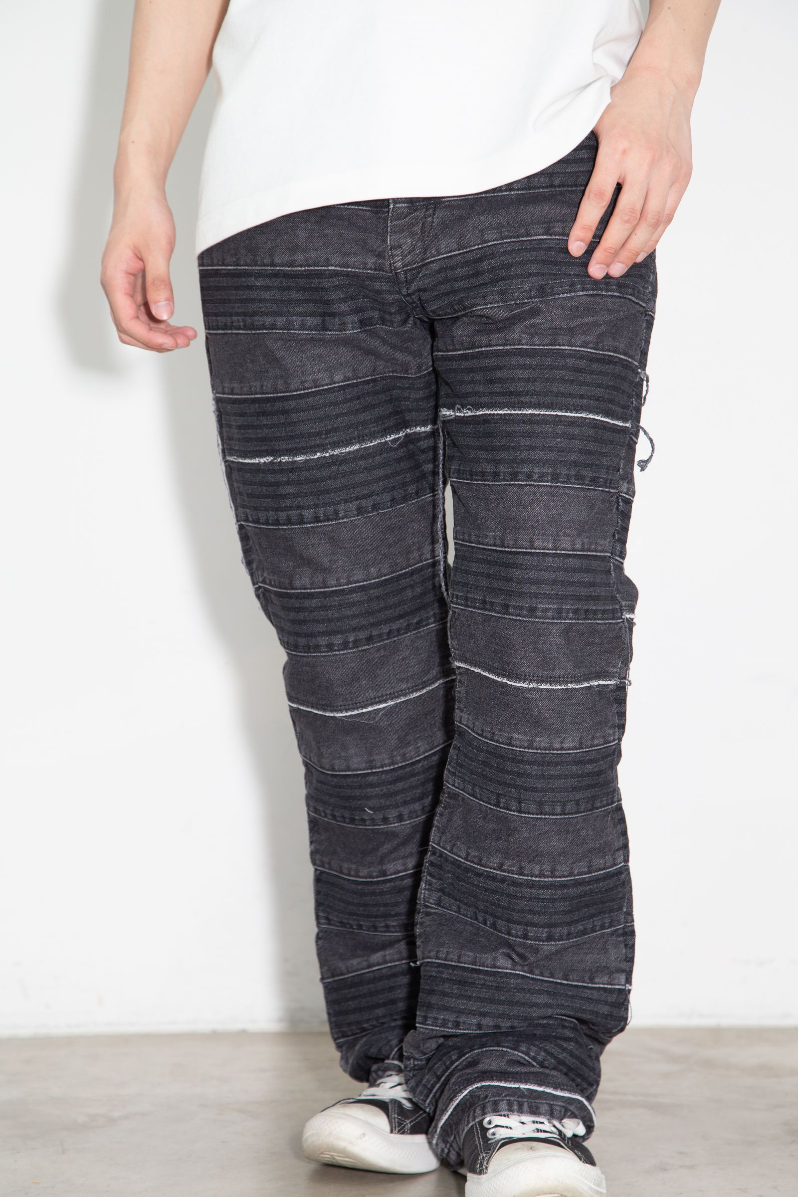 スクラッチフレアデニムパンツ / ブラック