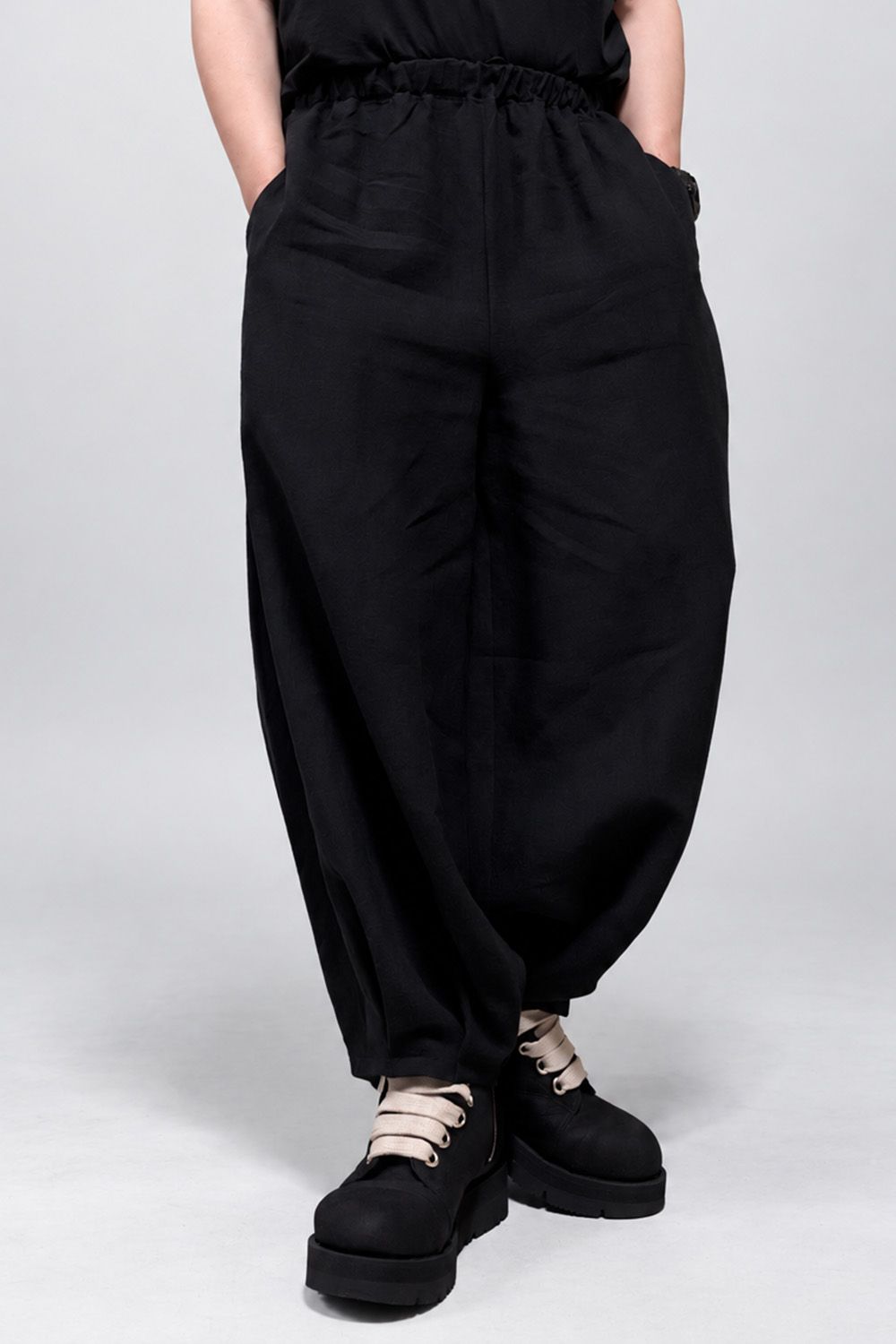 ［ラスト1点 サイズ1］Linen Tucked Hem Wide Easy Pants / ブラック