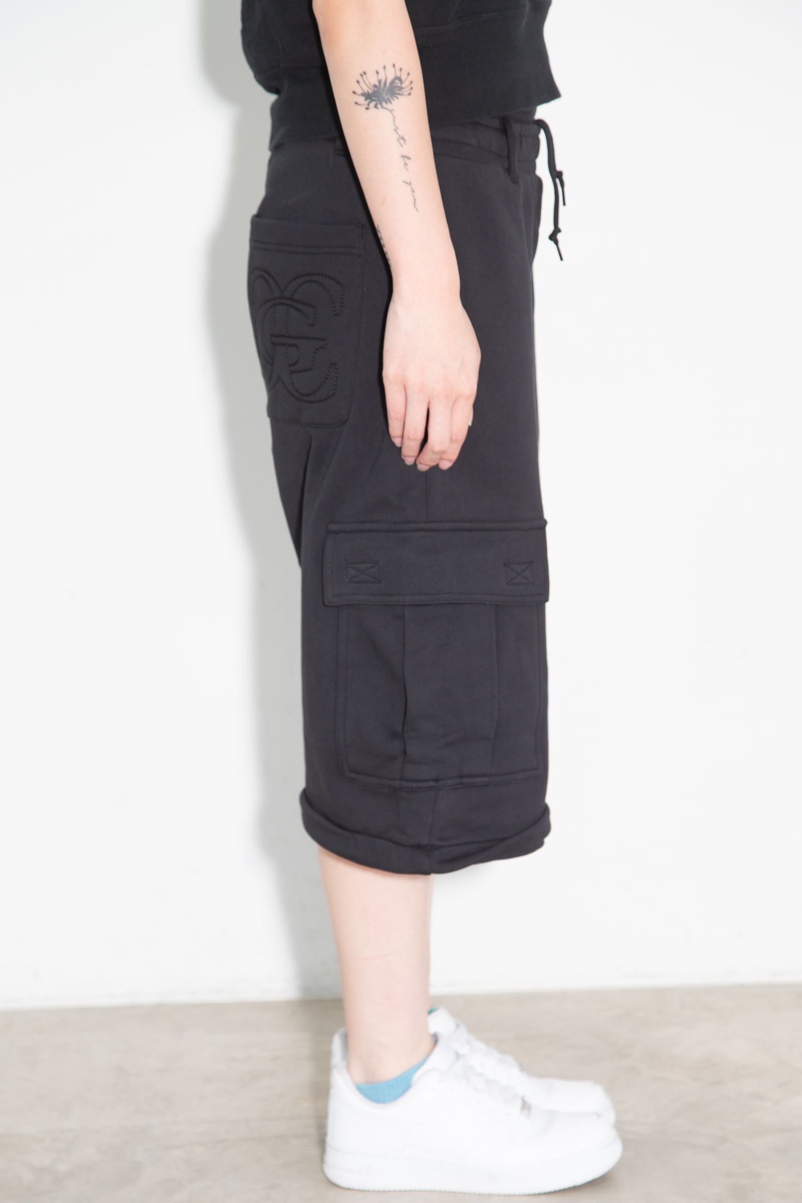EMBLEM POCKET 2WAY BUGGY SWEATPANTS / ブラック