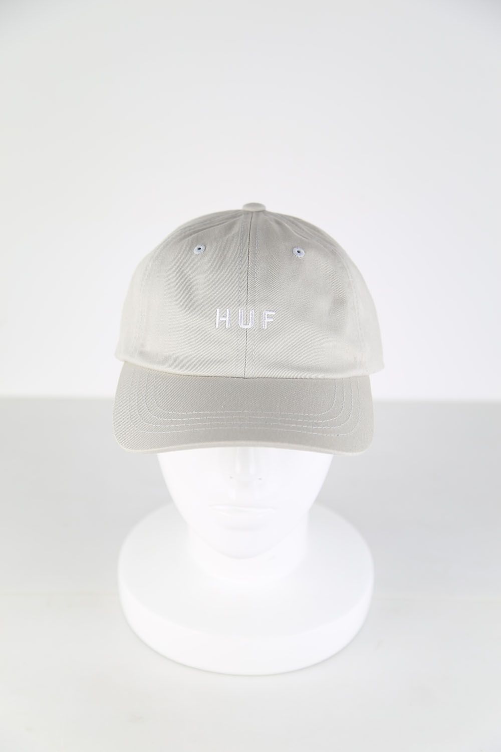 ESSENTIALS OG LOGO CV HAT / ストーン