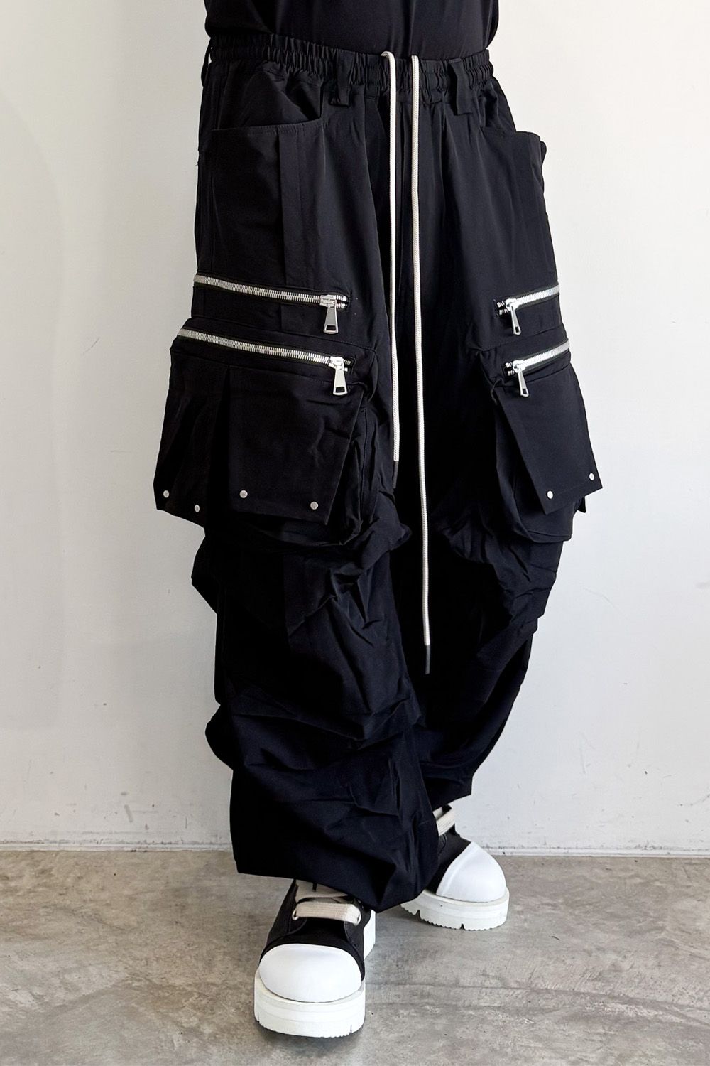 CARGO TUCK WIDE / ブラック