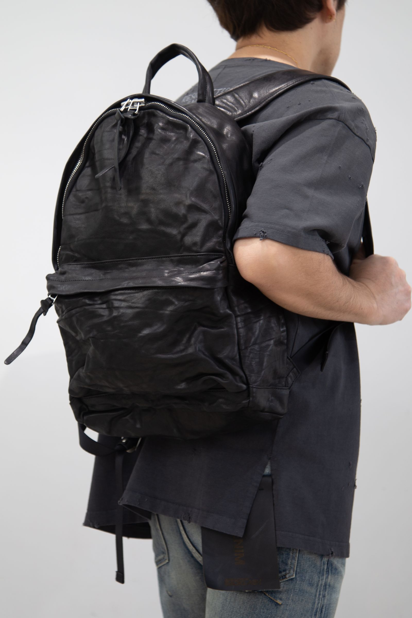 ISAMU KATAYAMA BACKLASH - TALY SHOULDER “VINTAGE” GARMENT-WASH BACKPACK /  ブラック | Tempt