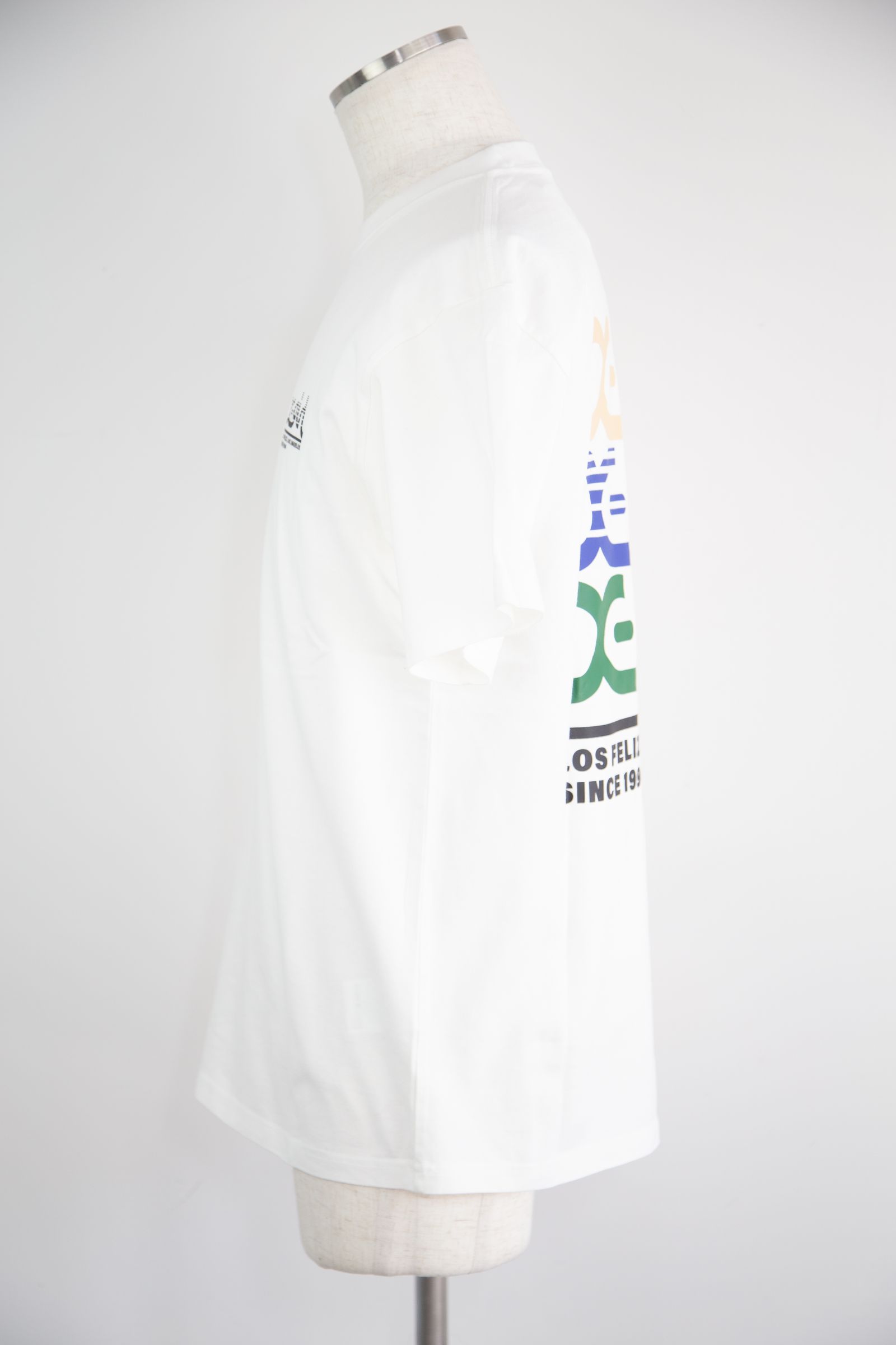 TRIPLE MILLS LOGO S/S TEE / ホワイト
