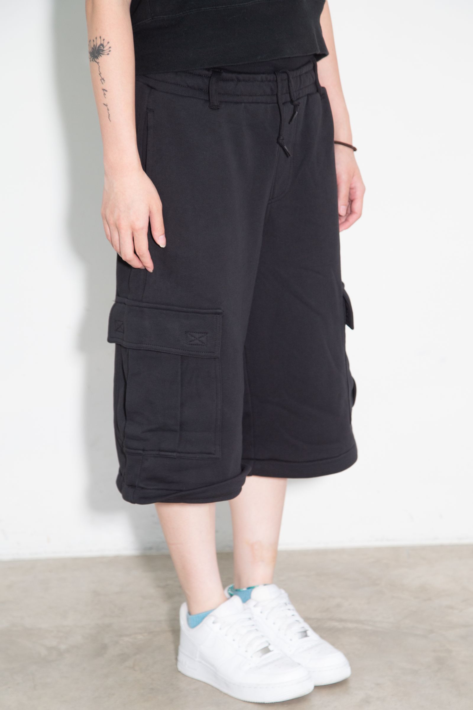EMBLEM POCKET 2WAY BUGGY SWEATPANTS / ブラック